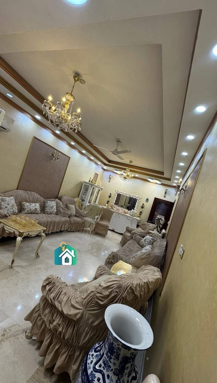 دار للبيع سنه ألبناء 2016
مساحه 375 م واجهه 15 م نزال 25 م 
يحتوي على وحدتين سكنيه بناء درجه أولى 

كل وحده سكنيه تحتوي على 6 غرف نوم ماستر صاله . هول . خدمات . مطبخ حار بارد . مناور . كراج . الواجهه مرمر 

في شارع فلسطين محله 506 شارع عرضه 15 م هادئ جدأ موقع مميز جدأ

موقع . المكتب شارع فلسطين تقاطع الصخره قرب مختبرات النخبة اللاستفسار الاتصال ***********✨***********

نستقبل كافة العروض السكنية والتجارية 🏢🏠

#بيع #شراء #لاارضي #ايجار #تعقيب #معملات #مقاولات
