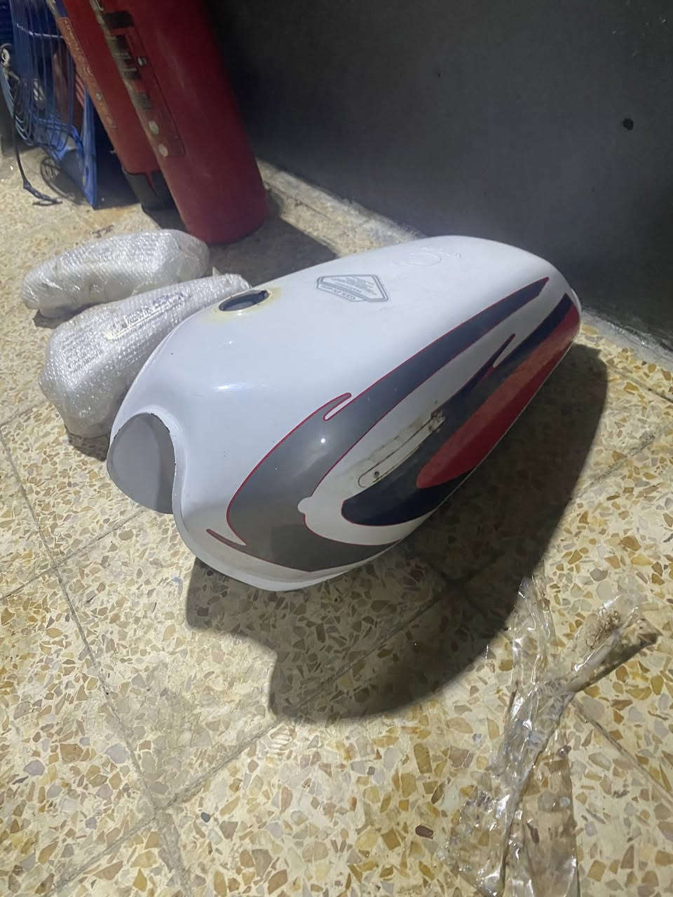 ‏تانكي وصفايح مطور وكشن السعر 60


**إذا كنت صاحب هذا الإعلان وتريد حذفه لأي سبب، رجاءا أرسل رسالة إلى الدعم الفني**