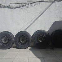 للبيع تخم تايرات جيب وشد نضيفات 750/ 16 حجم رقم لاتصال 07742584464