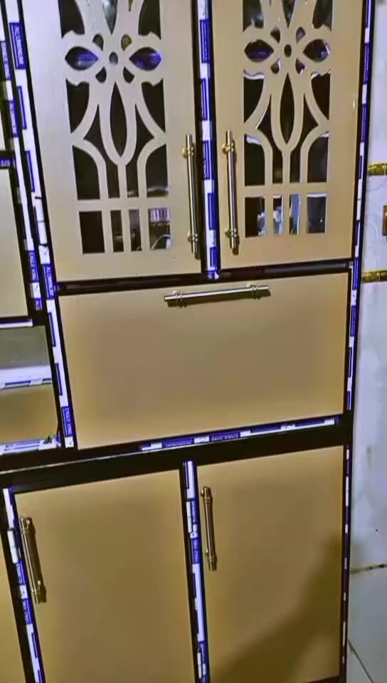 السلام عليكم
كاونتر 3 متر
وسنك مرمر متر ونص
مستعمل فتره
‏‪***********‬‏واتساب موجود
