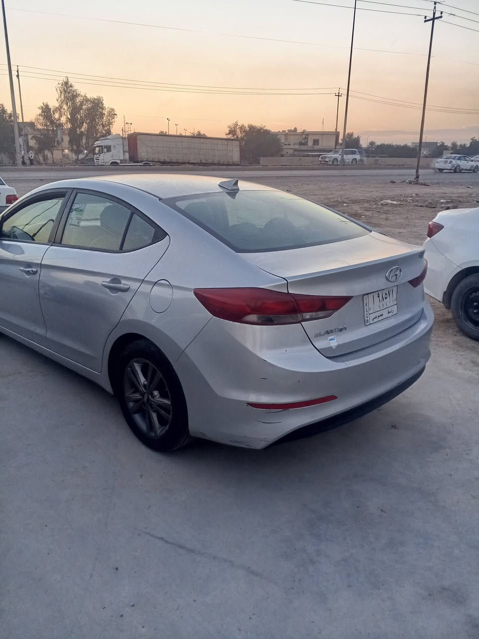 سلام عليكم  للبيع النترا موديل 2018 رقم واسط بسمي تحويل ثاني يوم  السياره بس بنيد بدون ارباك السياره بصمه كشن حراره السياره جاهزه مابيه اي نقص  مكان السياره واسط العزيزيه  معروضه ب 122 وبيه مجال بسيط جدا ***********
