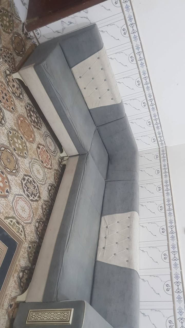 للبيع 3 قطع مابي شي بس الرابعه بيه ضرر مكاني يم سجن الصلاحي حي اسبل السعر ٧٠ هاذ رقم رعيه ***********
