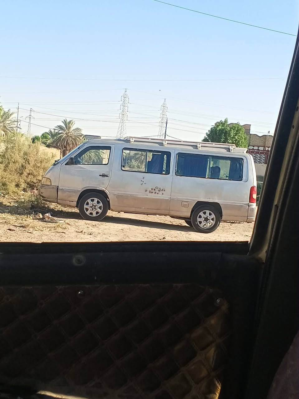 السلام عليكم أستانه طويله للبيع موديل 96مكينه وكير جدد 
مصفره هيئه ومرور 
***********
