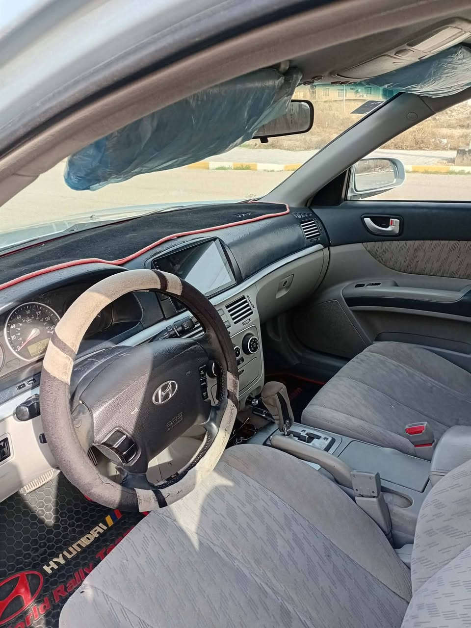 السلام عليكم
سوناتا موديل 7 امريكي 
حادثه جاملغ خلفي بدون داخل 
سيارة جاهزه رقم بغداد 
باسمنه 
السعر 95وبيه مجال 
علما مصبوغه عام اثر جراد 
***********
مكان السيارة واسط مركز المحافظة
