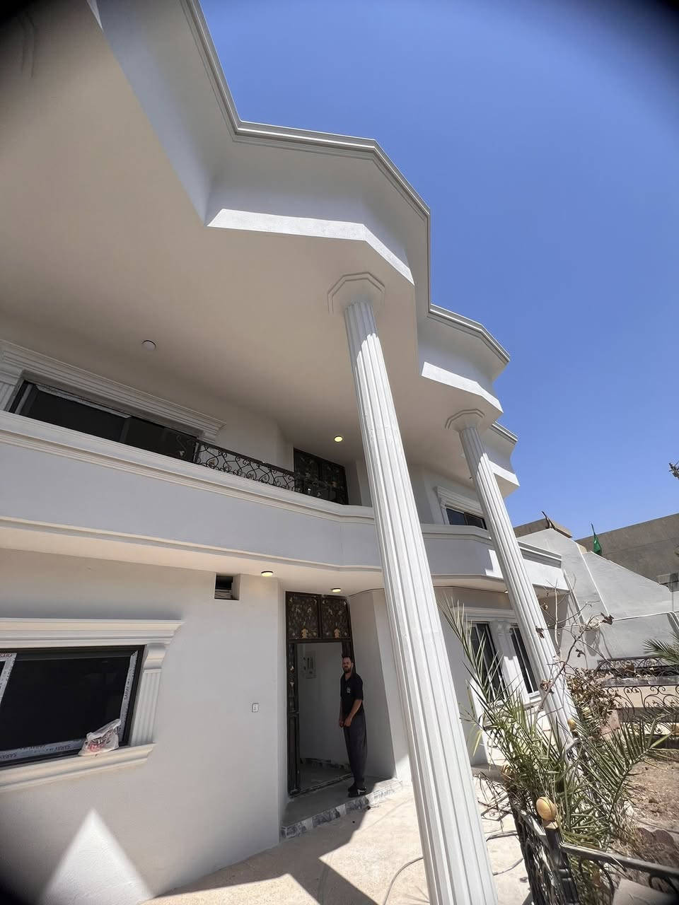 سلام عليكم
دار للبيع :—
المساحه ٣٠٠ متر طابقين بناء ترميم حديث 
الموقع كركوك طريق بغداد خلف عمارة الجدوع 
محتويات الدار مكتون من ٥ غرف نوم وهول واستقبال وصحيات كراج وحديقه 
العقار طابو ملك صرف 
السعر لطفا خاص 
لمزيد من المعلومات مراجعة مكتب عماد للعقارات 
للاستفسار الاتصال بالرقم التالي 
***********
عنوان المكتب طريق بغداد مقابل مول سلام هولدينك 
نستقبل جميع العروضات السكنيه والتجاريه بكافة مناطق كركوك
