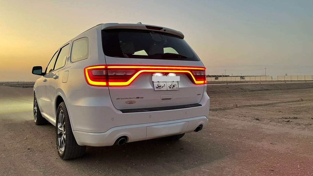 السلام عليكم
دودج دورانكو 2019 Gt plus خليجي 
وكالة هارلم
تقريبا فول مواصفات
نقاط عمياء
ثلاث شاشات
سلايت روف 
اشاير بالمري
صندوق كهرباء
خزن كشن
مري قلاب
كشنات جلد
هوك خلفي
ليد زنون بلادي
ماشية 85000 كيلو متر
وباقي المواصفات معروفة بالنسبة للدورانجو
مواصفات الGt plus غني عن التعريف 
بيها تكحيلات وامور بسيطة مع اطلاقات نارية طائشة بسبب نزاع عشائري بالباب وتم عملها بصورة صحيحة موضحة بالصور 
رقم اربيل منتهية السنوية بشهر الثامن بإسم شركة
السعر 300 وبيه مجال 
العنوان : بصرة
للاستفسار: ***********
