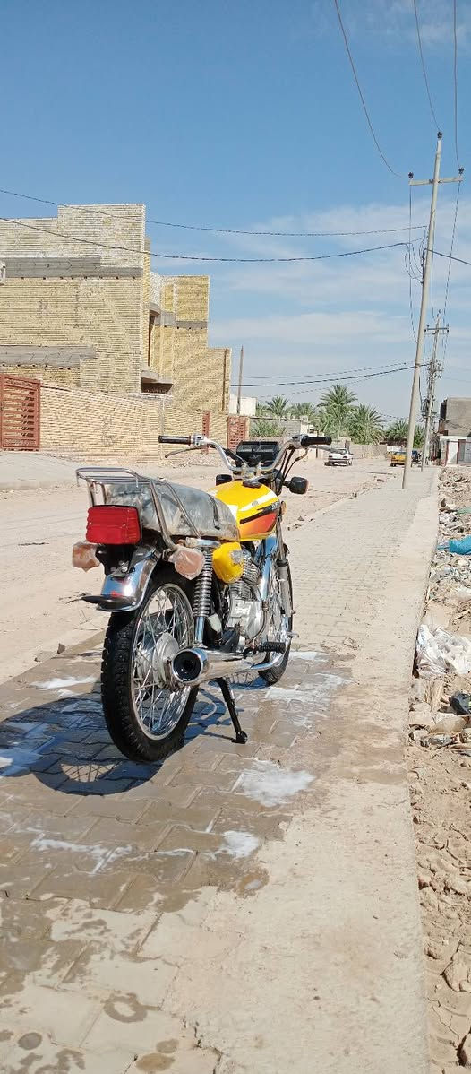 السلام عليكم دراجة نامة 2021 اوراق أصولي مكينة ناعمة كهربائيات شغالة دراجة شوفت عينك جاهزة مكاني كوت الاستفسار ***********
