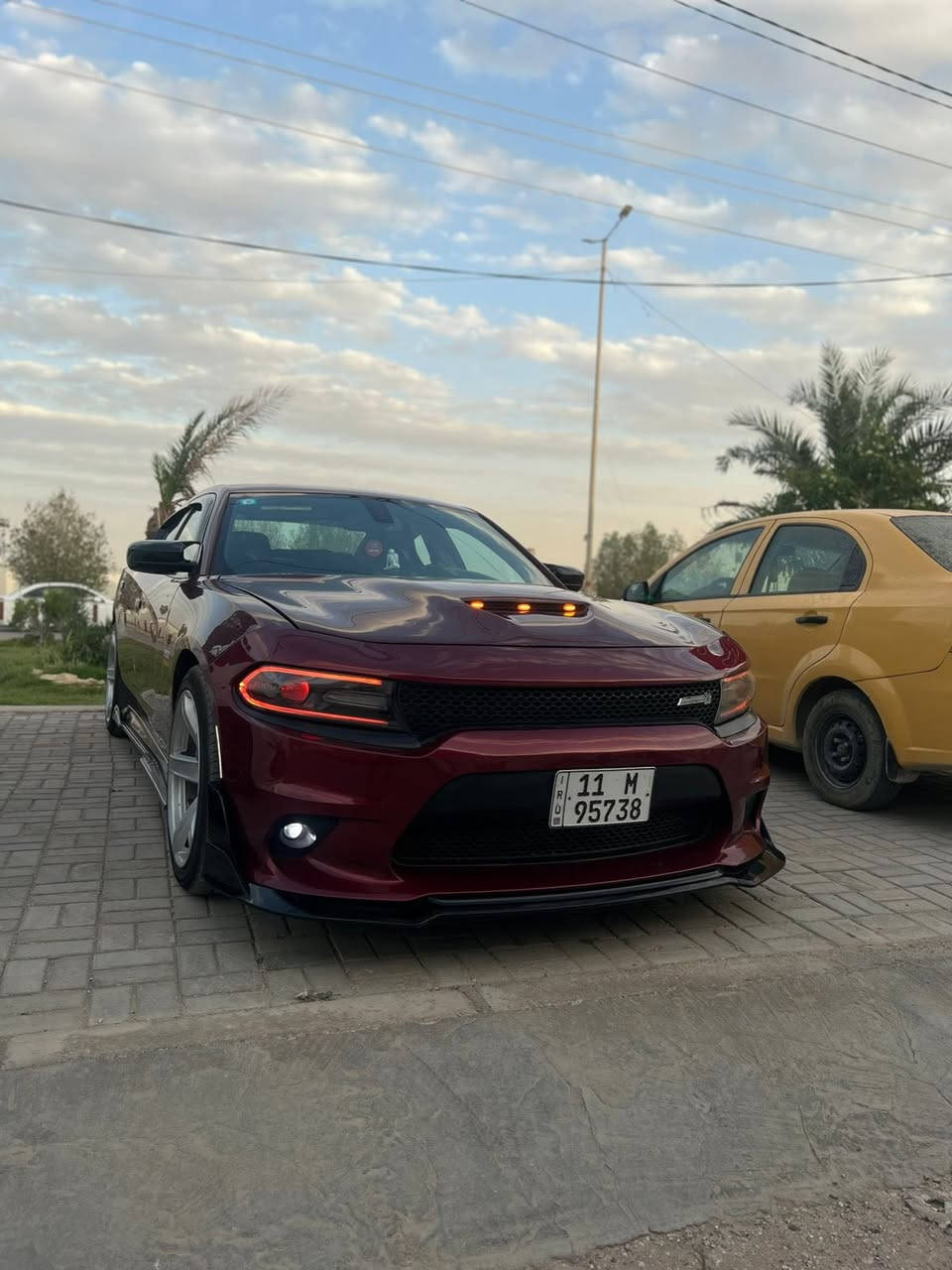 السلام عليكم 
للبيع دودج جارجر 2019 RT MAX سوبر تراك باك 
فول مواصفات 
ماشي 84 الف ميل 
المواصفات :
فتحة سقف 
رادار جانبي 
رادار خلفي 
هيتر بالمري 
شاشة جبيرة تدعم كار بلي 
بصمة تشغيل وابواب 
تشغيل عن بعد 
كشن السائق كهرباء
الأضافات :
ولف حماوة ريسنك 
بلكات ريسنك 
دبات سود 
ويل نجمة الخسفة القوية 
كت دعاميات ودوسات SRT
لحية امامية
سبايدر 
لدات الوان متغير كل الألوان 
لايت زنون 
عدادات SRT سرعة 300 km
دواخل تغطيس 
السيارة عليها ادامة وتفريغ وبرمجة يم مصطفى ايكل صوتها نغمة تخبل 
حداديتها جديدة ما صار شهر من سويتها 
منظومة تبريد جديدة 
دهن الكير والفلتر مبدلات جديد 
دهن الاكسل جديد 
تخم تاير جديد 
حادث السيارة مال امريكا جاملغ جهة السايق وبنيد و الشاصي الأيسر  وال لغد الأيسر بيهن تعديل وبالعراق صار بيها جاملغ جهة الراكب 
السع 200$ وبيها مجال بسيط والسيارة نضيفة ومتعوب عليها مكان السيارة النجف 
للأستفسار 
***********
متواجد واتس اب
