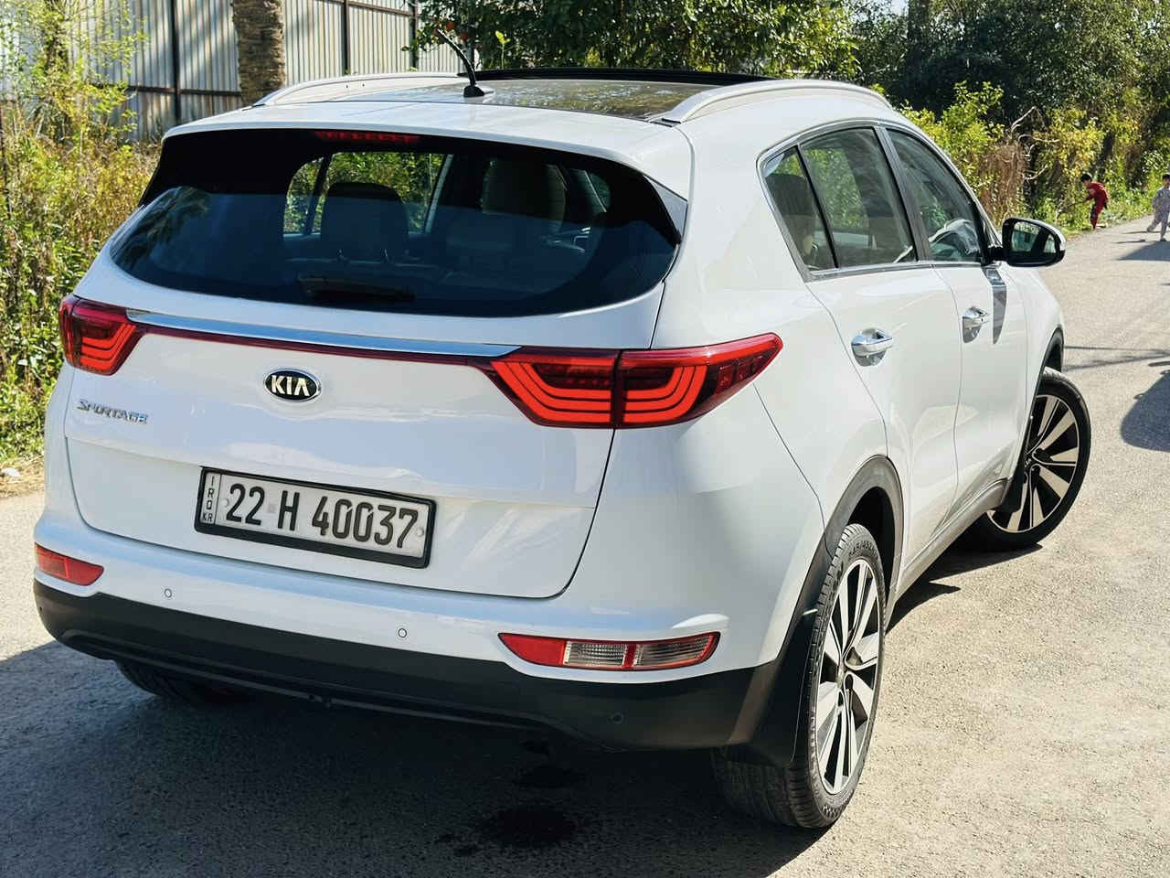 السلام عليكم ♥️
سبورتج خليجي 2018 فول مواصفات 
رقم اربيل 
السيارة كفالة عامة  من الصبغ والتبديل 
بيها بارد شي كلش بسيط بلصندوق 
السونار مرفق بلمنشور ❗️

المواصفات
بنوراما
بصمة + بصمة ابواب
حساس امامي خلفي
كراسي ثنين كهرباء 
شاشة كبيرة 
مري كهرباء 
وبقية مواصفات معروفة السيارة كير ومحرك مكفول خير من الله 

السعر 185 وبيها مجال جداً بسيط اخوان 
***********
