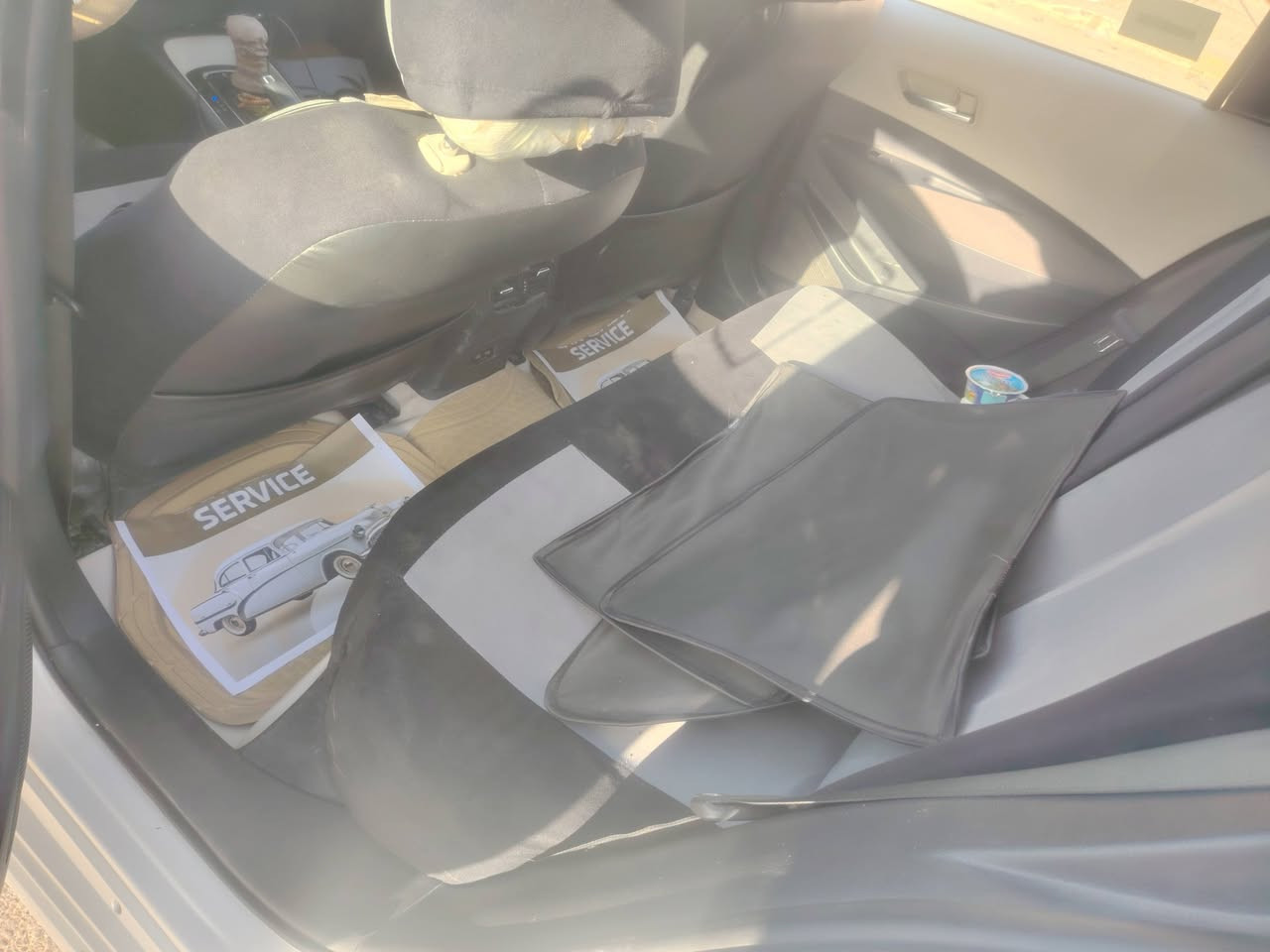 السلام عليكم كورلا٢٠٢٣ خليجي  شركه ساز رقم سليمانيه بأسمي  ماشيه ١٣٥ كيلو تخم تاير جديد صدر شركه بيه بارد بالبنيد شبر من جهه السكن وبيه بارد البابين صفحه السايق كد اربع أصابع وبيه بالاهلا الخلفي هم بارد طخه ماطور مابيه اي صبغ وبيه بالقماره حالوب خفيف عدد خمسه فقط الباقي شرط محرك كير تبريد قطعتين   ارضيه جلد والاكشن هم تخليف دهن جديد البارحه بدلته جام ٤ اتو مكاني صلاح الدين سامراء *********** السعر ١٦٠ وبيه مجال
