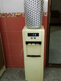 ذني اغراض للبيع التواصل علئ 07747047880 الكاونترات ب 300 الثلاجه ب300 ...