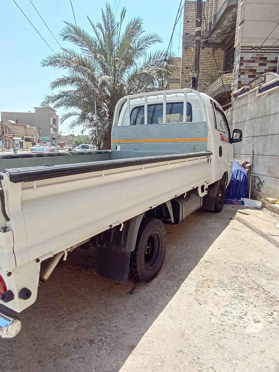 السلام عليكم كيا موديل 19 مكفوله كفاله عام مكينه ما مفتوح البلاديه لا تبيخر لا تنقيص شاصي رقم شاص مكفول سنويه صالح للغايه 2029. شرط سونار سياره كامل على اخر حبايه تبريد ثلج سياره حل من صوره رقم بغداد تحويل مباشر مكان سياره بغداد مدينه الصدر سعر 125 وبيه مجال الشراي الاستفسار اكثر اتصل  على هذا الرقم ***********
