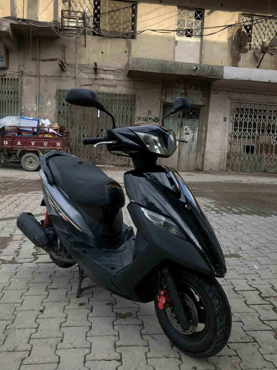 سلام عليكم دراجه ثعلب للبيع الدراجه كلش نضيفه واي نقص مابيه دراجه كله بلاديه كهربائيات كله شغاله تاخذه كلشي متصرف عليه هورن شغال سلف هندر لايت سكنات اشاير كله شغاله الدراجه مال رمبه صارله 3اشهر من نزلته كابريتر بلادي الدراجه ممفتوحه جيب الف فيتر وتعال افحص سعر 700 وبيه مجال مكاني بغداد الحريه للاتصال ع الرقم ***********
