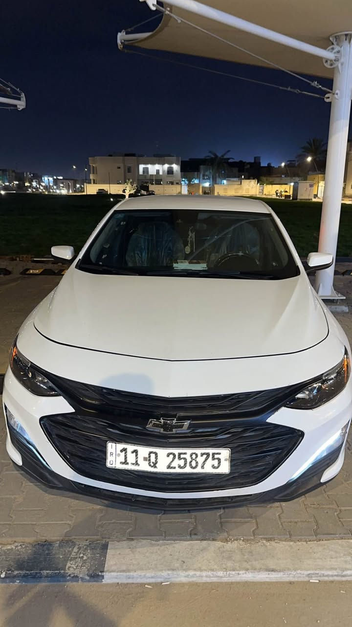 السياره بيها بنيد مبدل  فقط وصبعين من خشم الجاملغ والباقي كلها كفاله السياره كير مكينه لغود شواصي 
مواصفاتLT  معروفه 
 مكاني البصره السعر 118 وبيها مجال بسيط 
*********** البصرة, العراق
