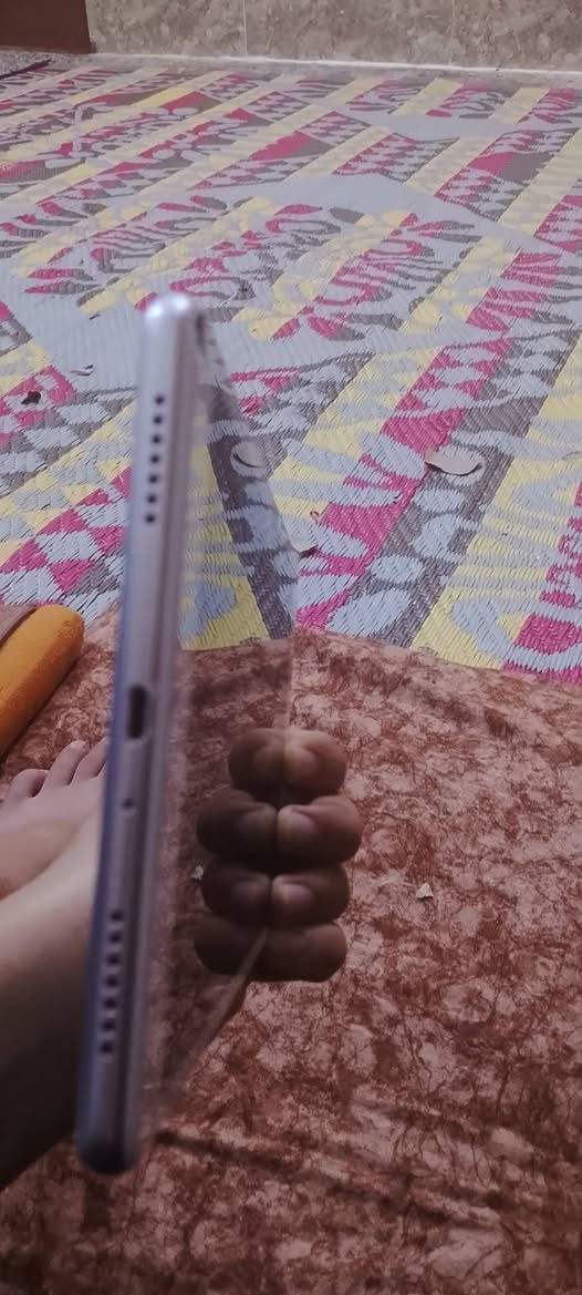 ايباد سامسونك لل مراوس موبايل للبيع شغال بي فطر بل شاشه بس شغال مو مال امزون ***********خابر
