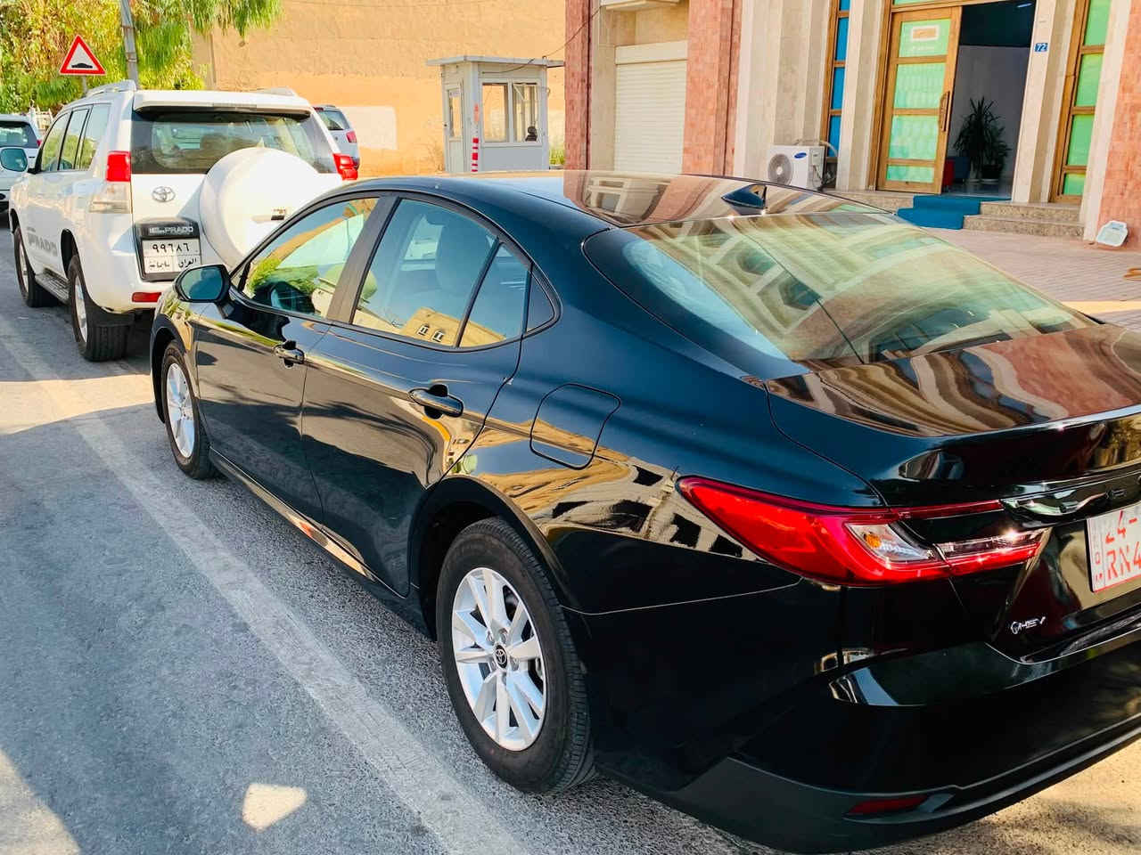 🚘 تويوتا كامري موديل 2025
✅ اللون:أسود�✅ ماشية 5 أميال فقط (زيرو)�✅ السيارة نظيفة جداً وبحالة ممتازة
حالة الحادث:
 ● قطعة صبغ واحدة فقط.
 ● ضرر خفيف في الجنطة الخلفية.
✅ السيارة مفحوصة وجاهزة.�✅ متبقي 3 أشهر على مهلة إصدار رقم الفحص.
📍 موقع السيارة: أربيل
💵 السعر: 21,900 دولار (قابل للتفاوض)
📞 للاستفسار والتواصل:�*********** (واتساب متوفر)
