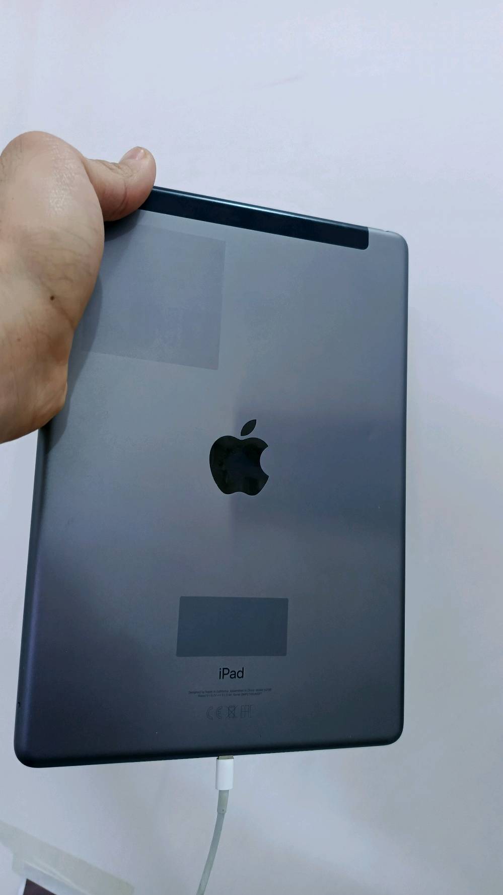 ايباد 7 ذاكرة 32 ايباد كلش مرتب ونضيف واستخدام قليل فقط للدراسة والحمد لله اتخرجت وماحتاجه بعد مستعجل على بيعه وبيه مجال قليل للطيبين عنواني ناصرية مركز