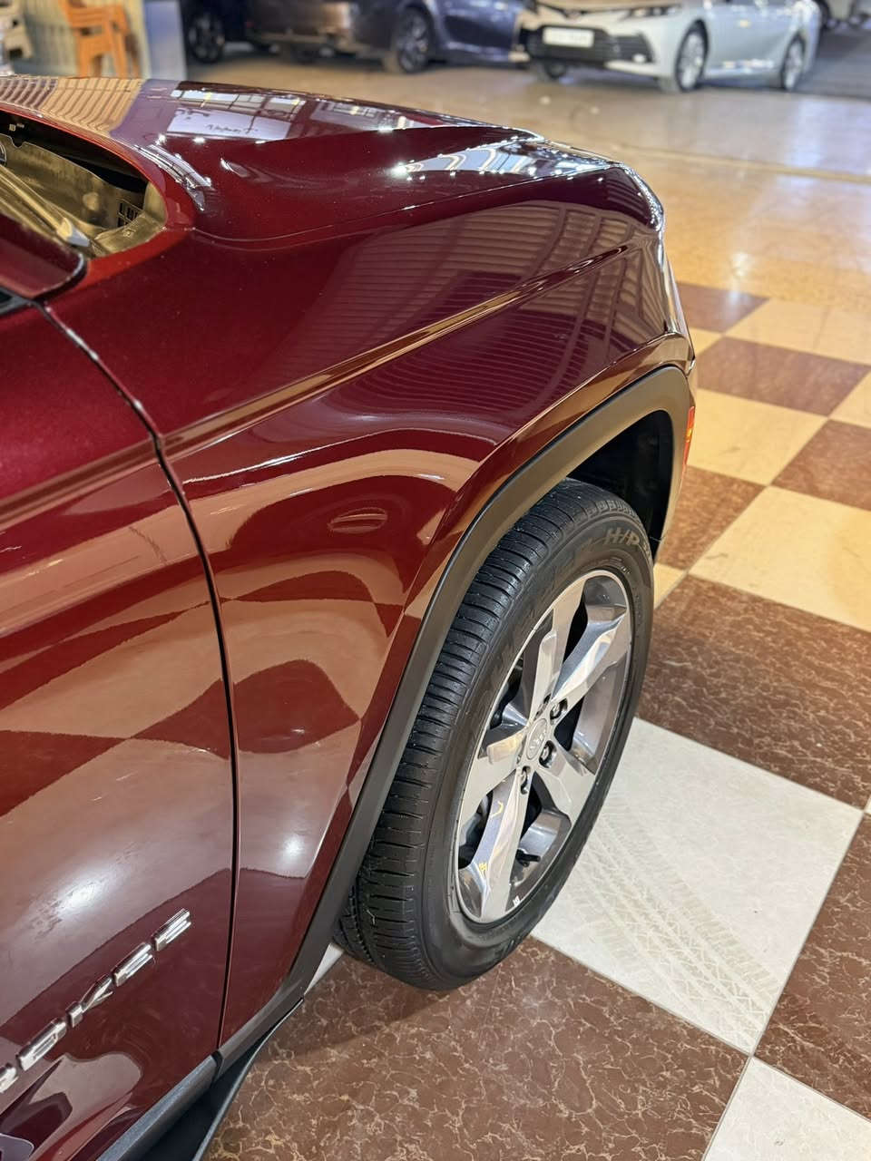 JeeP Limited Plus 2022
وكالة هارلم فول مواصفات 

عداد المسافات: 77000mi

المواصفات: فول مواصفات ١/١ 

5كامرات (360درجة)
بردات جانبية بلادية
6سلندر (3.6)
بصمة
رادار امامي وخلفي وجانبي
بانوراما
كراسي جلد 
كراسي كهرباء
كراسي تدفئة-تبريد
كراسي خزن(ميموري)
تشغيل عن بعد
#شاشة كبيرة
#نظام_خرائط(نظام ملاحة)_Navigatio
#نظام_زاوية_التوجيه
شاشة عرض الاعطال
صندوك كهرباء 
استيرن كهرباء
استيرن تدفئة
شفتات كير بالاستيرن
نظام إطفاء المحرك فقط عند الوقوف واعادة تشغيل المحرك عند المشي AUTO START
نظام تزحلق
فور ويل
متعدد أنظمة القيادة (ثلجي, رمالي,طيني,صخري)
دبل كير(عادي+اوتوماتيك)
ناقل حركة ٨ نمر
نظام سبورت 
نضام اقتصادي ECO
دبل حساس(امامي+خلفي)
مري كهرباء (شفط) AUTO
#مري_قلاب
#مري_جانبي_تدفئة
#مرايا_جانبية_حساسة_للضباب_تعمل_تلقائياً وبعد هواية مواصفات ماتنذكر…

سيارة كفالة عامة جديدة

المكان اربيل للاستفسار :
***********
***********
