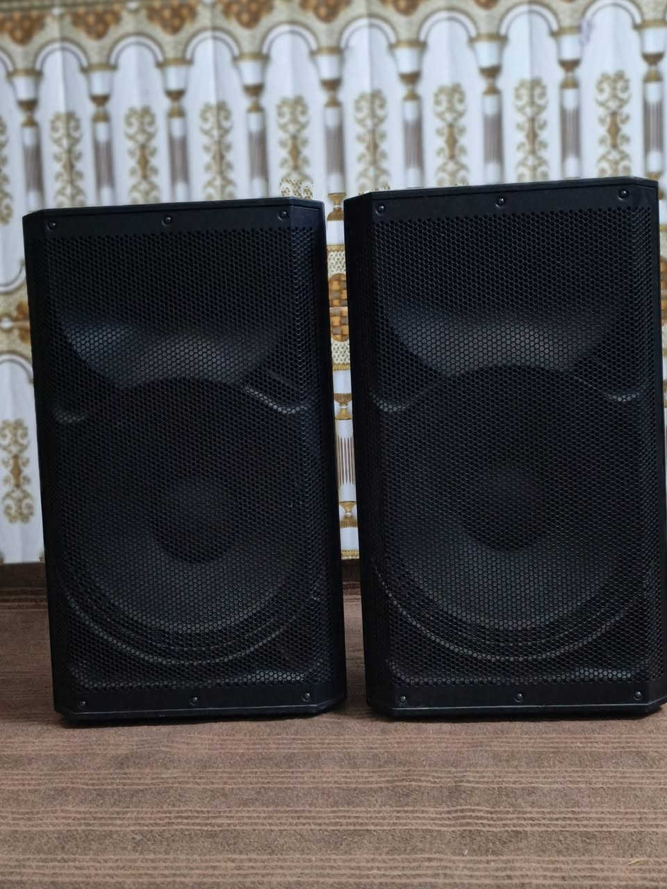 سلام عليكم
عدي زوج سماعات ارسيف RCF البه 17ايطالي تويتر  مستخدمات شي قليل شرط شخط ما بيهن 
مكان النجف الاشرف كوفه عباسيه الاستفسار ***********
مكلف بل نشر
