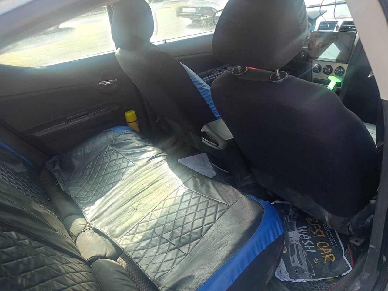 📣 للبيع: دوج أفنجر 2008 - مظهر رياضي وسعر لُقطة
السيارة لمن يبحث عن الأناقة والقوة بسعر معقول جداً!
المواصفات:
الموديل: 2008.
المحرك: [2400L].
ناقل الحركة: أوتوماتيك.
اللون: [رصاصي].

الحالة العامة:
السيارة متماسكة جداً وشكلها الخارجي مميز وجذاب.
المقصورة الداخلية واسعة ومريحة.
تم عمل صيانة دورية للمحرك والجير (حالتهم جيدة جداً).
المكيف: [شغال وبارد / يحتاج طلقه ].
الشفافية (الأعطال البسيطة):
السيارة تحتاج لبعض الإصلاحات الاستهلاكية البسيطة التي لا تعيق الاستخدام اليومي مثل:
[ذكر العطل، مثلاً: بريك خلفي 
[ذكر العطل، مثلاً: شمعات للصدر].

المميزات الإضافية:
سنويه 2030
.
📍 الموقع: [بغداد الاسكان 
💰 السعر المطلوب: 45 ورقه ] (قابل للتفاوض البسيط للصادقين).
📞 للتواصل: [***********]
