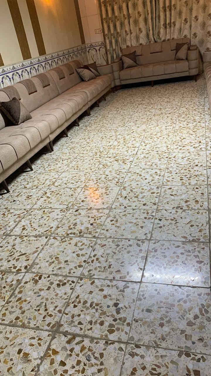 ديوان حطاطه ثقيل درجه اولى شغل معلمنه  قياس ١٤  متر ونص ٢٠ مقعد  كورنر. خشب بلوك اسود سمك ١٦ سم ثقيل خالي من ال ان دي اف سفنج مضغوط مميز أول مع طبقه اكسترا طبي قماش خاولي ناعم. لون بيجي مطعم ب الجوزي . نظام تركي شغل عراقي بالدرجه الأولى عالفحص تفحص عند الاستلام اي اختلاف ماتستلموه يرجع.. متوفر ١٠ مقاعد وايضا نشتغل حسب طلب استفسار *********** متوفر واتساب

