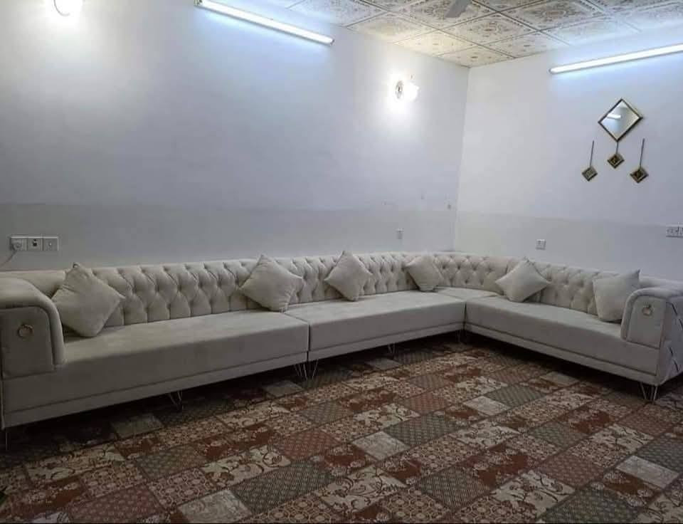 عرض الشتاء القماش الخاولي التركي لاصلي ✅
ويا معمل ومعرض سنتر بغداد  لأسعار غير وشرط الضمان سنتين نفس صوره مع جوده ✅في حال مخالف للصوره يرجع ❎ ومن شرط المعمل يصورلك ديوان من داخل المعمل قبل لايطلعلك الطلب 🙂‍↔️😌
ديوان 10مقعد سعره (300)الف 
ويوجد تفصال المتر 55الف 
معه هديه 6كوشات وطبله 40*40
فرق رجل الحديد 25الف 
يوجد توصيل المحافظات بسعر مناسب جداً جداً جداً 

مواصفات//مقعد بلوك اسود بلاويد والباقي كله جام روسي سفنج مميز قماش تركي مبطن موجوده عدت نوعيات اقمشه 
موقع//بغداد الكاظمية الكريعات 📍
الحجز// ***********
