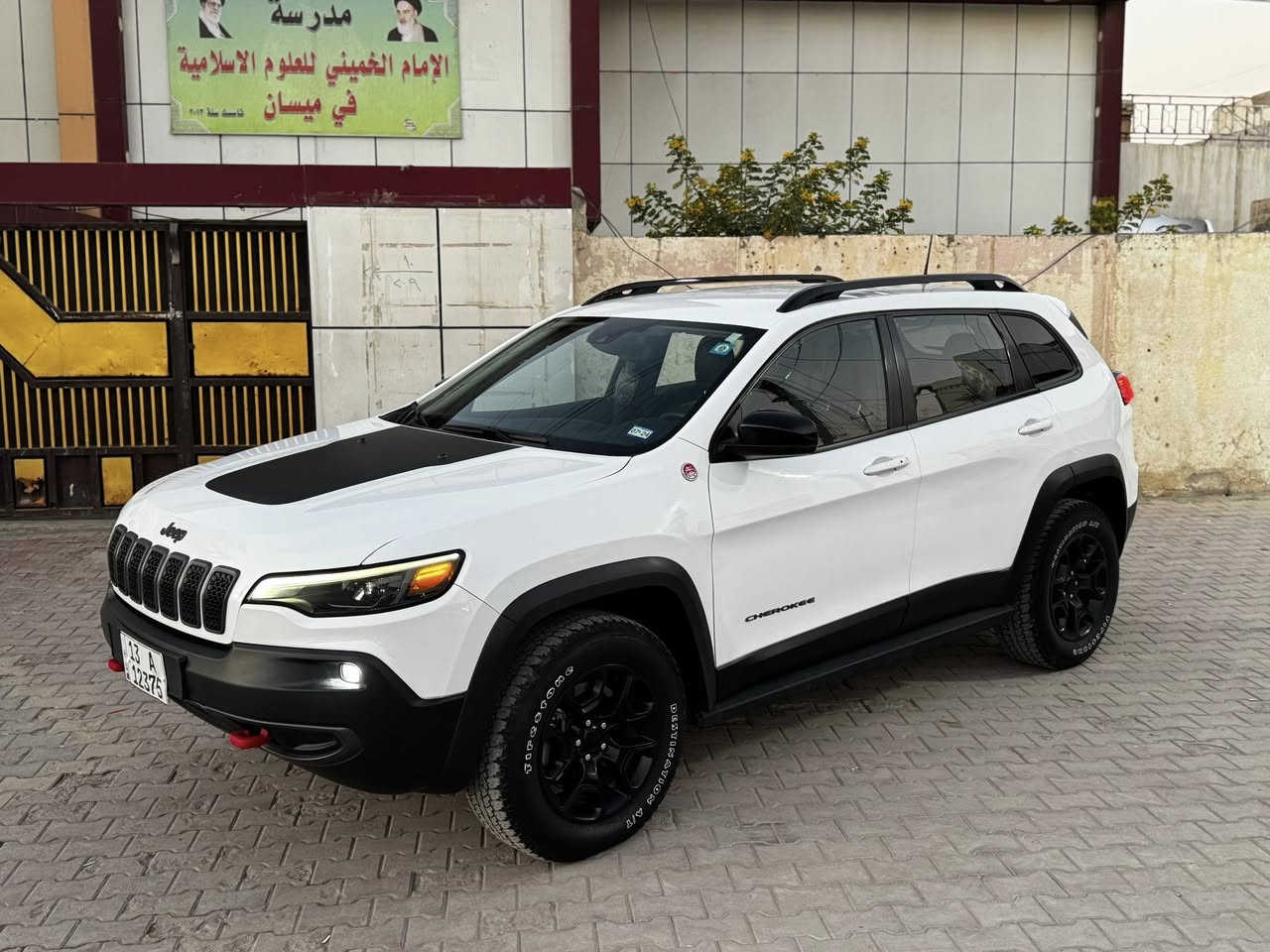 #كوبارت_ميسان_الاقدم_في_ميسان
جيب شيروكي ( بزون ) 2022 ترايل هوك 4X4 🔴🔥
__________________________________________ 
محرك السياره V6 3.2 🔥🔥🔥🔥🔥

مرقم ميسان تحويل ثاني يوم🔴✅
واحد ع واحد اعلى فئه عدى الفتحة فقط ✅🔴
تاير ويل جبلي حجري🔥
ضربتها فقط الجنطة والجاملغ🔴
صور ضررها واضحة بالمنشور✅
#ميسان_العماره #القطاع_شارع_نعمة_الريفي
سعر السياره 190 ورقه وبيها مجال قليل🔥✅
#للاستفسار__والتواصل***********
