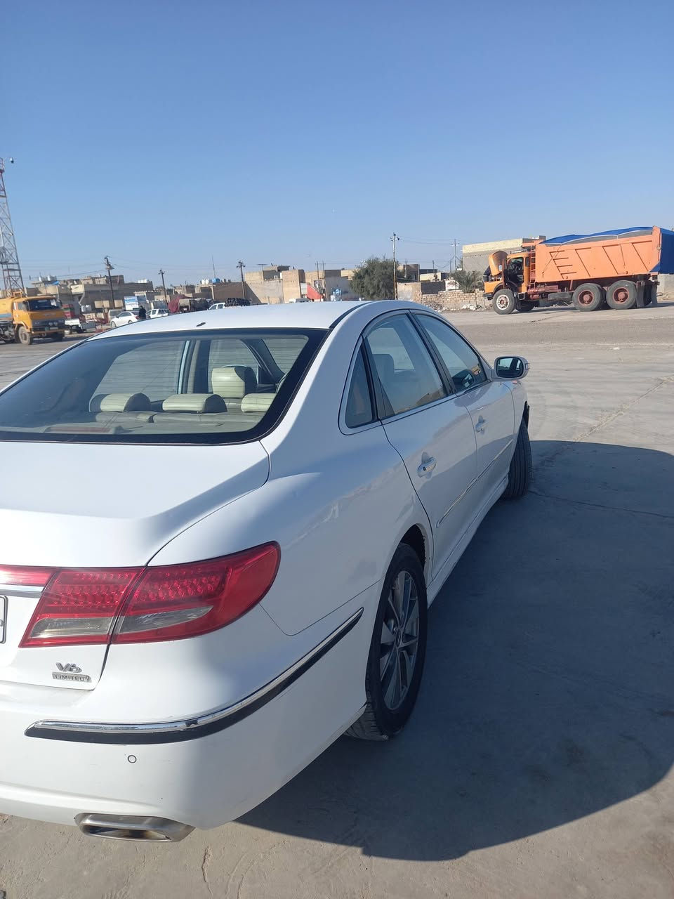 السلام عليكم 
ازيرا للبيع موديل 2011 خليجي 
مكينة 2700
رقم اربيل الجديد 
السياره فول مواصفات 
حساس خلفي 
مري شفط 
تحكمات فتحه 
لايت زنون عالي وناصي
كامره 
بيه قطع وحده صبغ الجاملغ الايسر لامامي
جه السايق السعر115وبيه مجال مكان بغداد النهروان رقمي
 ***********
