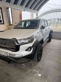 هايلوكس جي ار • ٢٠٢٤ • ماشي ٢٧الف