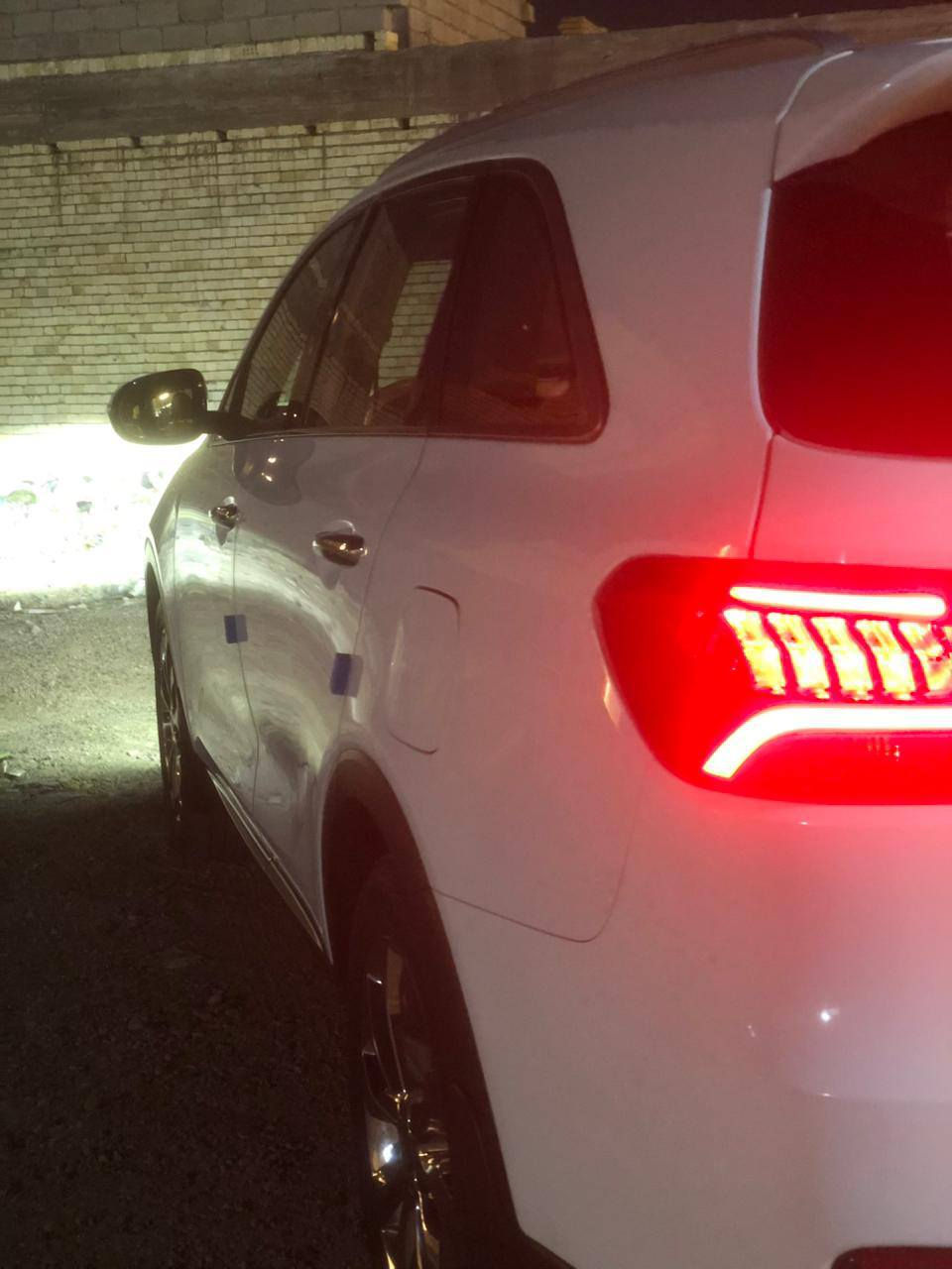 سلام عليكم سياره سورنتو للبيع موديل 20 بدون صبغ بيهه بارد بمكانين عله كد اربع اصابع إم الاريل الأبيض معروفه السياره خليج كلين مكان بغداد حي الجهاد رقم الهاتف :***********
