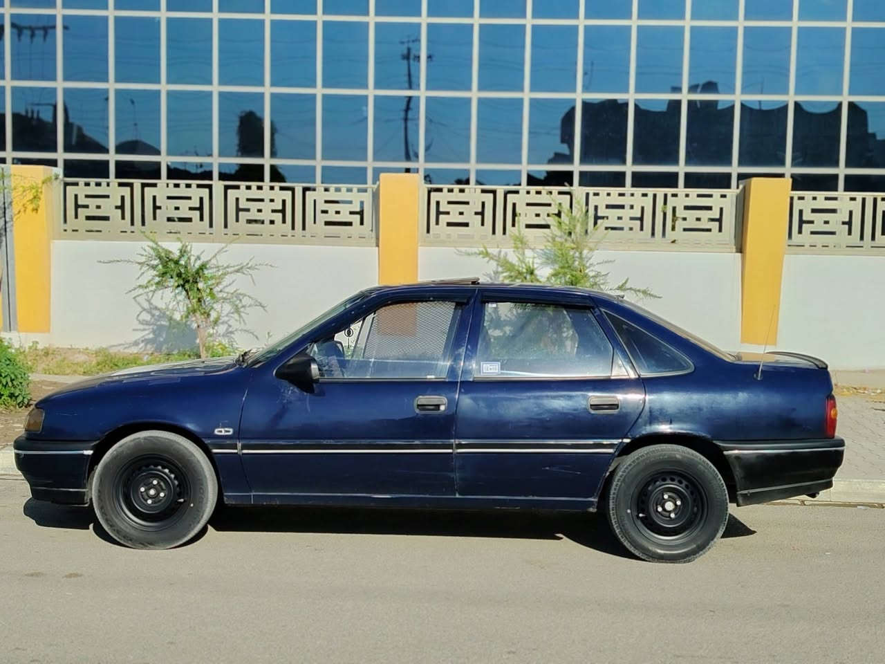 سياره اوبل فكترا موديل ١٩٩٢ سياره بدون ظربه بدون صبغ Abs باور سلايت كير محرك شرط محرك ١٦ قايش عريض سياره بيها دفتر بانزين سنتر لوك بلادي سعر ٣٤ وبيها مجال بسيط رقم موبايل *********** كركوك حي الاسرى والمفقودين
