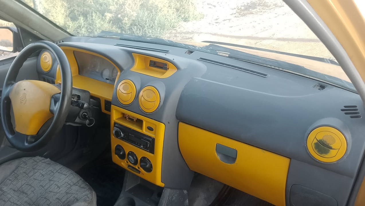 سلام عليكم سايبه مديل 12 مكينه وكير وتخم تاير كفاله سعر 8 السياره عوزها بس البخاخات 
تعبانه سنويه منتهيهه 2023 العنوان البصره ،راعيها بلقبله ومااندله انا مكلف بلنشر ،***********
