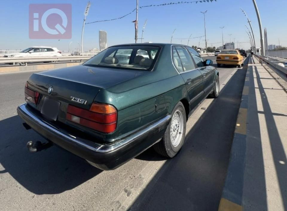 ١٩٩١ ٧٣٥
كير جديد باتري جديد راديتر اصلي ٣ سراوات جديد 
مكينة نضيفة 
كهربائيات كاملة شغالة 
جام كهرباء
كشنات جلد 
كشرها زلغ مابي 
ويل خلية 
رقم بغداد تحويل ثاني يوم 
بيها نواقص خفيفة 
واتس اب ***********
٥٨ و بيها مجال
