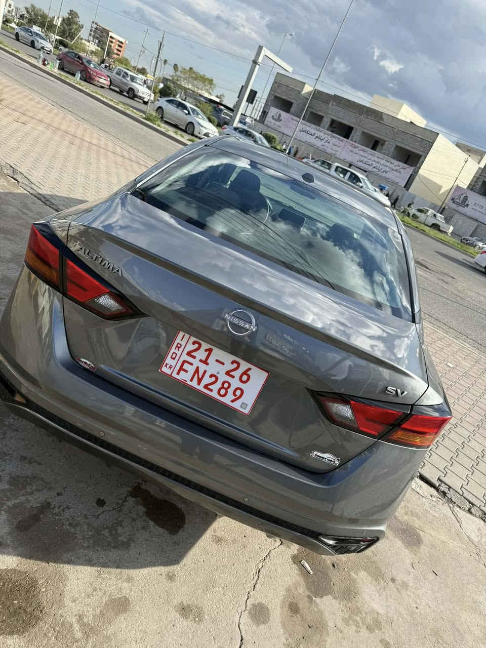🚘 نيسان ألتيما SV موديل 2024
سعر $166 ومجال قليل

🔹 المحرك: 2.5 لتر (2500cc) – 4 سلندر
🔹 ناقل الحركة: أوتوماتيك
🔹 الممشى: 42 ألف مايل
🔹 مدة الترقيم: 90 يوم
🔹 قابلة للترقيم حسب الرغبة: أربيل – دهوك – السليمانية

✅ المواصفات:

* بصمة أبواب
* بصمة صندوق
* تشغيل بالبصمة
* تشغيل عن بُعد (Remote Start)
* شاشة معلومات وترفيه
* كاميرا خلفية
* مثبت سرعة
* تحكمات على المقود (ستيرن)
* رادار أمامي وجانبي
* نظام مانع الاصطدام
* نظام ECO لتوفير الوقود
* نظام التوقف الذاتي (Auto Start/Stop)
* جنوط صاج مع ويل كاب

🔧 الحالة:

* حادث خلفي (جاملغ خلف + باب خلفي)
* بدون فتح إيرباك
* السيارة بحالة جيدة وجاهزة للفحص

📍للاستفسار يرجى التواصل على الخاص.***********
