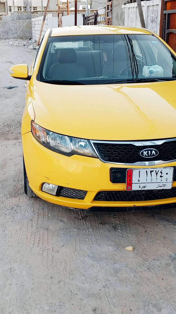 السلام عليكم فورتي 2010 وارد امريكي  مكينه 2000 منضومه غاز كامله حادث السيار جاملغ يمين البنيد كصه مصبوغه فقط مكان سياره سيديه تقاطع درويش ***********
