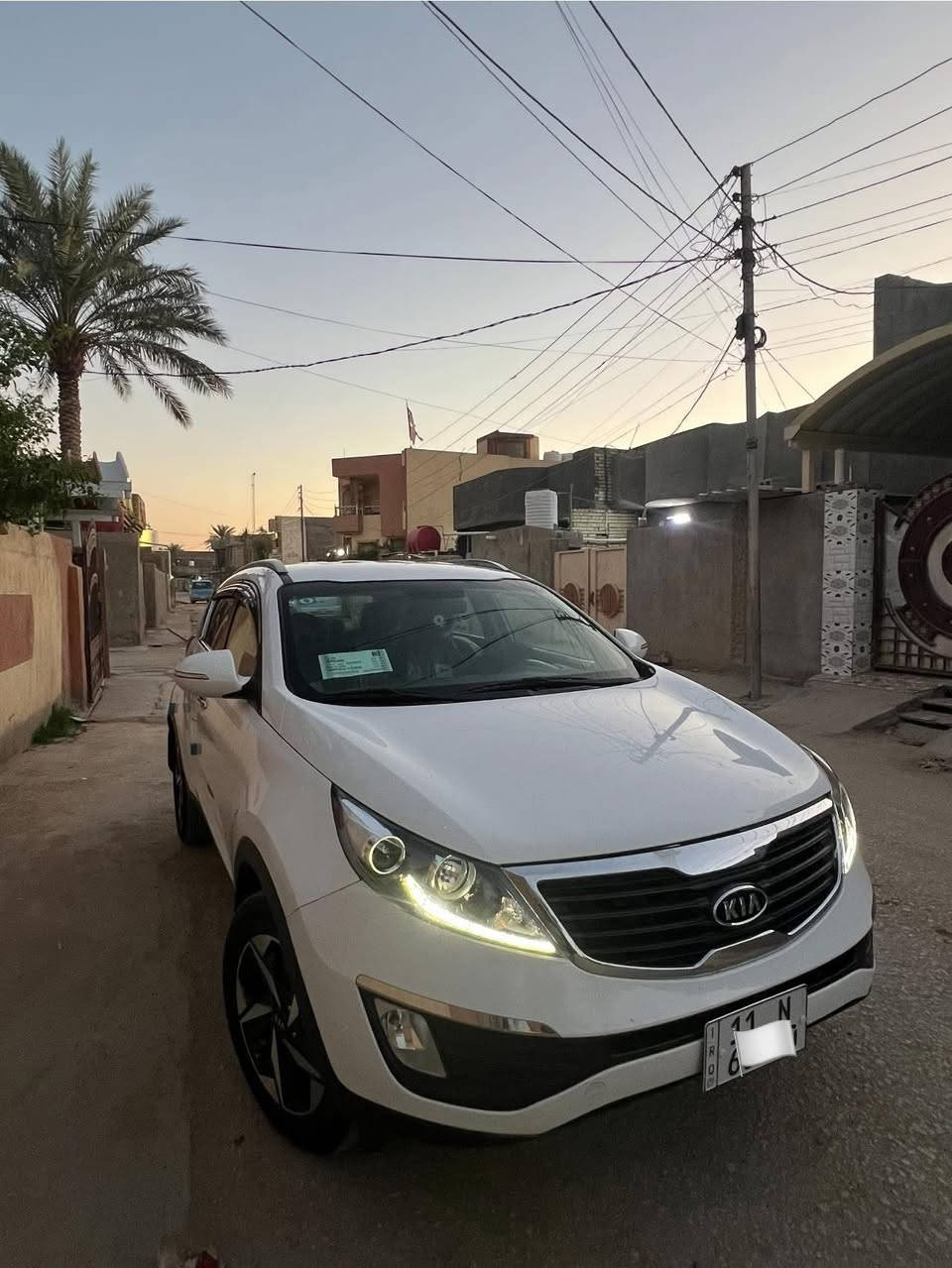 السلام عليكم
سبورتج 2011
خليجي 
رقم بغداد الجديد تحويل ثاني  يوم 
محرك 2000 دوش بلادي 
بيه شبر صبغ بجاملغ الامامي ولباقي كفاله عامه من كلشي 
شاشيه 
كامره 
حساس خلفي 
تبريد بيانو لمس 
اشاير بلمري 
مري شفط 
لد امامي 
كشن السائق كهرباء 
ماشيه 178 الف حقيقي 
وبعد المواصفات المعروفه 
السعر 132 وبيه مجال 
الاستفسار (***********)
