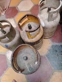 دباب غاز للبيع عدد  هواي عدي سعر25  رقمي واتساب 07819212067