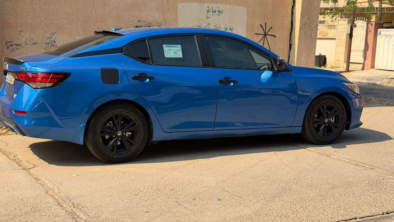السلام عليكم 
للبيع نيسان سنترا موديل 2021 مواصفات SV 💙
 تحويل  بشرط رقم سنوي جديد الي 28 
سعر 123 ورقه ملاحضه عليها غرامات مرور  4ورقه عليه
مكينه وكير وتبريد كله بشرط وين ماتريد افحص
محرك  اربعه سلندر
المواصفات
  ‏‎بصمة ابواب بصمة تشغيل عن بعد بصمات ثنين
‏‎شاشة كبير اوتو هولد اوتو ستارات رادار امامي رادار جانبي
رادار خلفي نظام : Eco  نظام : Normal. نظام : Sport 
٤ تايرات جديد 
ماشيه 75الف حقيقي 
بيه بعد موصفات 

سياره بيها ٣ قطعه بدون اي دوخل (ملاحضه👈🏻بيه  بيديار عل طرف مال قماره  سحب بس بدون دك وفتح كلشي عل فحص انطيك موجود سونر هم

 رقم شاصي موجود مع صور ايرباك ستيرن وبرد راجع سستم
سياره احلى من صوره سياره نظيفه ما بيها مصرف
حجر كزوز بشرط سياره مصروف وكماليات وادامه وكلشي كلشي بوليش حمام  يعني سياره بس شغل وتطلع 
تفاصيل اكثر الاتصال علی رقم 
‏‎‏‎‏‎
☎️(***********]. واتساب
عنوان📍اربيل

