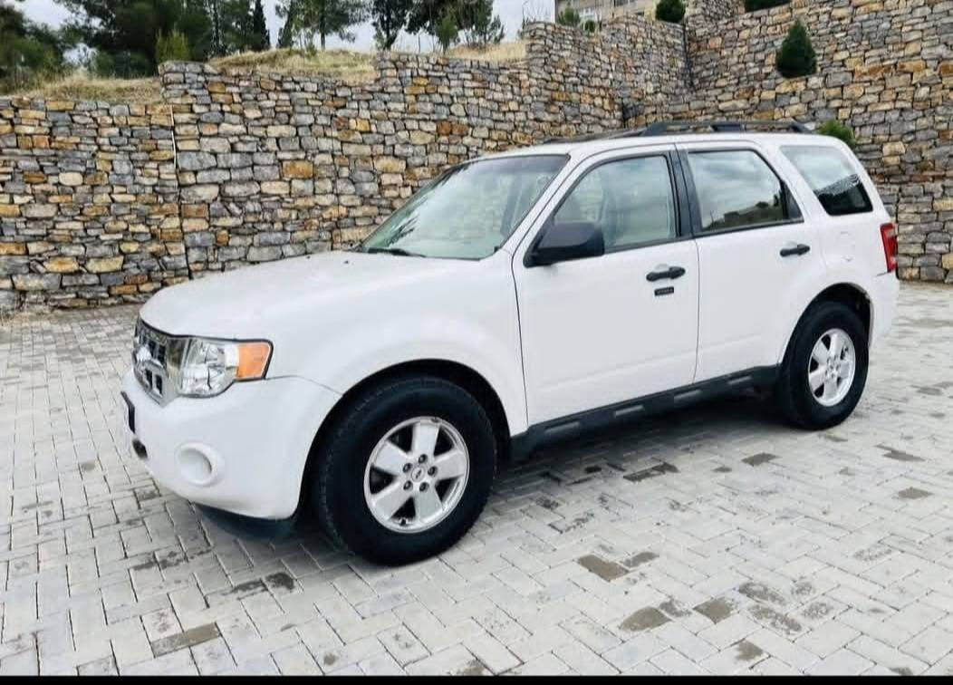 فۆرد ئیسکەیپ  2012،فول مواسەفات
 ئوتوماتیک سڵاید abs کۆدی
 دەرگا توڵی سەقف ناو زەرد
 4تایەی لۆکی لەژێرە 
 115هەزار ڕۆشتووە
 گێڕ و مەکینەی نەکراوەتەوە سەنەوی تا 2031 تازەیە، دوو پەڵە بۆیاخ بێ ناوگرتن

سعر لە کۆمێنت داوابکە ڕاستەخۆ بۆت دیت 📩 

گیرومەکینە بەشەرت زۆربەجوانی پاکی ماوە هیچ خەلەلیکی تیدا نییە 

ژمارەی خاوەنی 
 ***********  
***********
