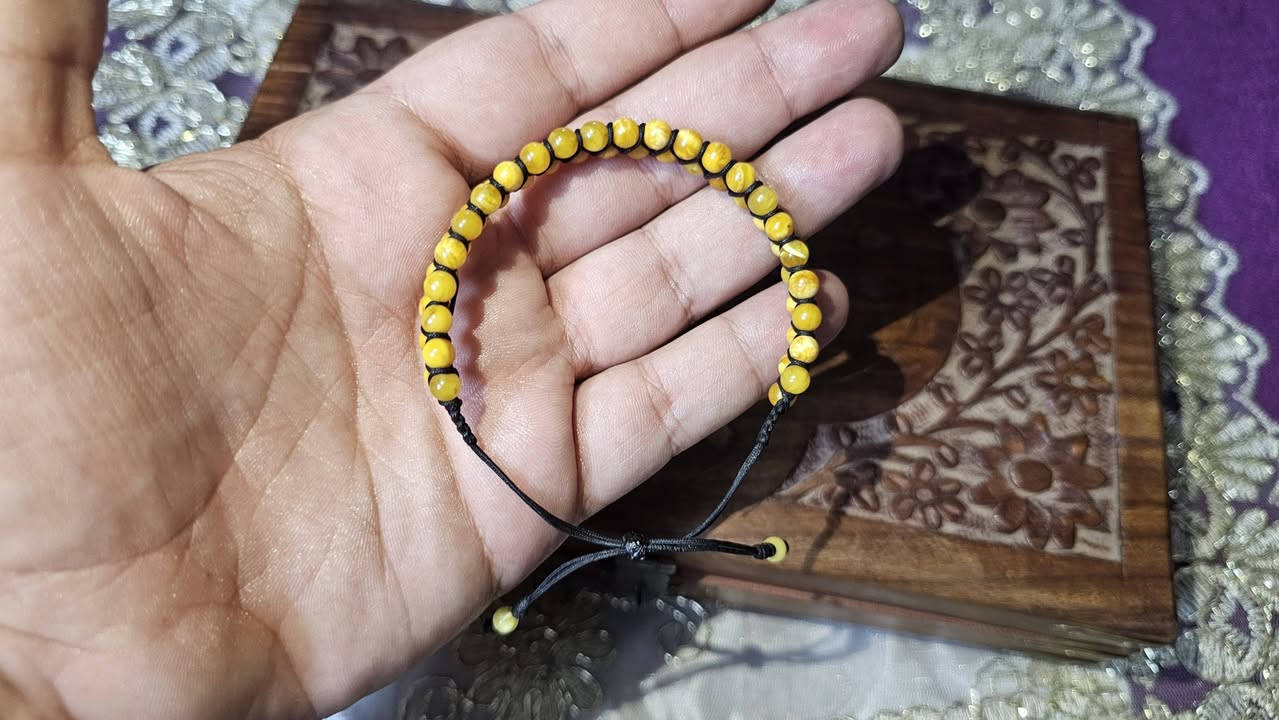 سوار كهرب بولوني رجالي اصلي، بالأصل عقود قديمة، حياكة يدوية درجة اولىٰ، للبيع بسعر ٤٥ الف التواصل *********** لطفاً اما الأتصال بالرقم او التواصل عبر الواتساب، يرجى عدم الدخول الى الخاص.
