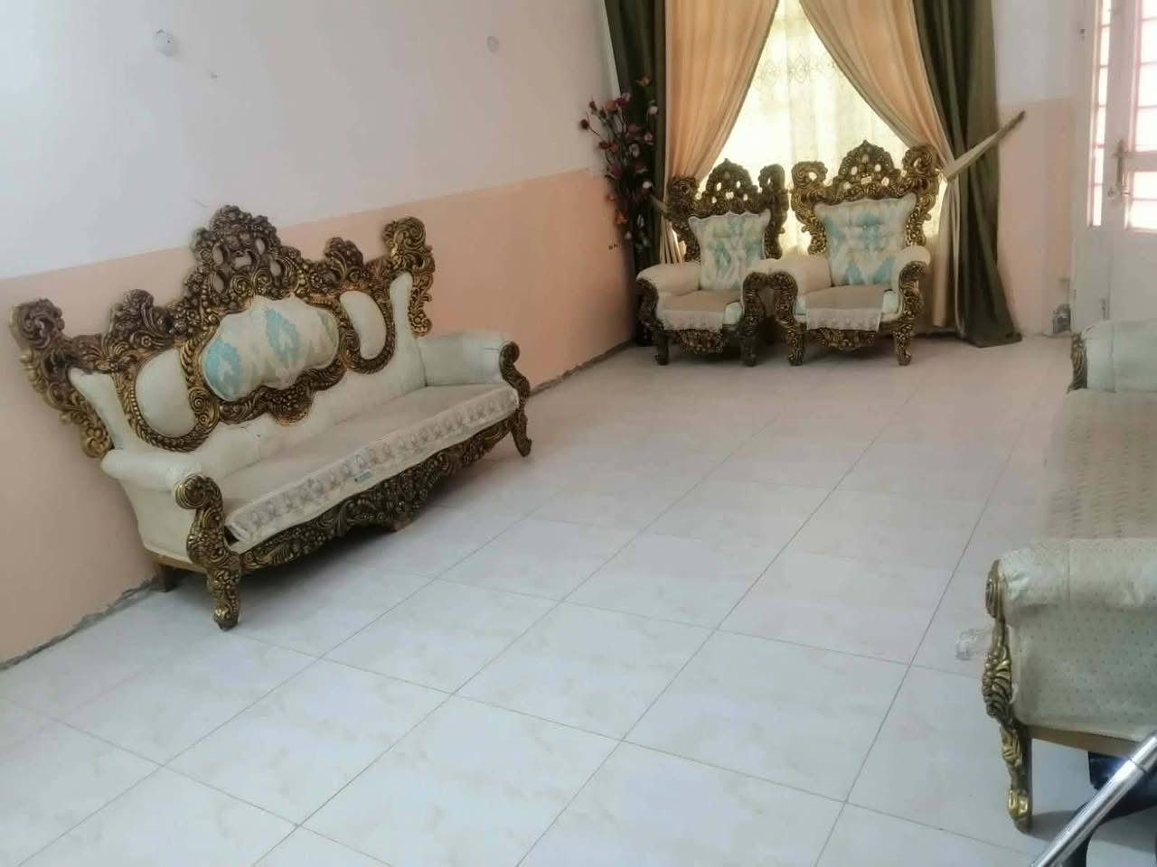 ديالى الخالص الشرقيه يم سبد يوسيف
تخم ملكي 300بيه مجال 
جربايه 35بيه مجال 
ميز بلازمه 20بيه مجال الشراي بتفضل خاص


**إذا كنت صاحب هذا الإعلان وتريد حذفه لأي سبب، رجاءا أرسل رسالة إلى الدعم الفني**