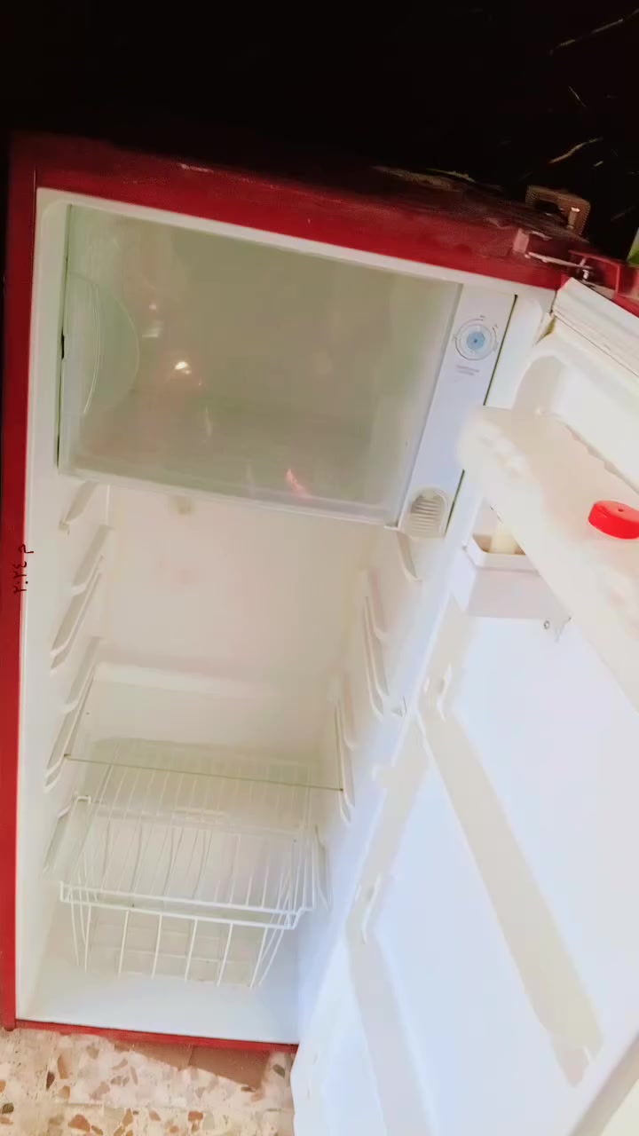 السلام عليكم ورحمة الله وبركاته ثلجه شرط الشغل تجي وتفحص سعر 100قفل شرط الفحص الرقم ***********
