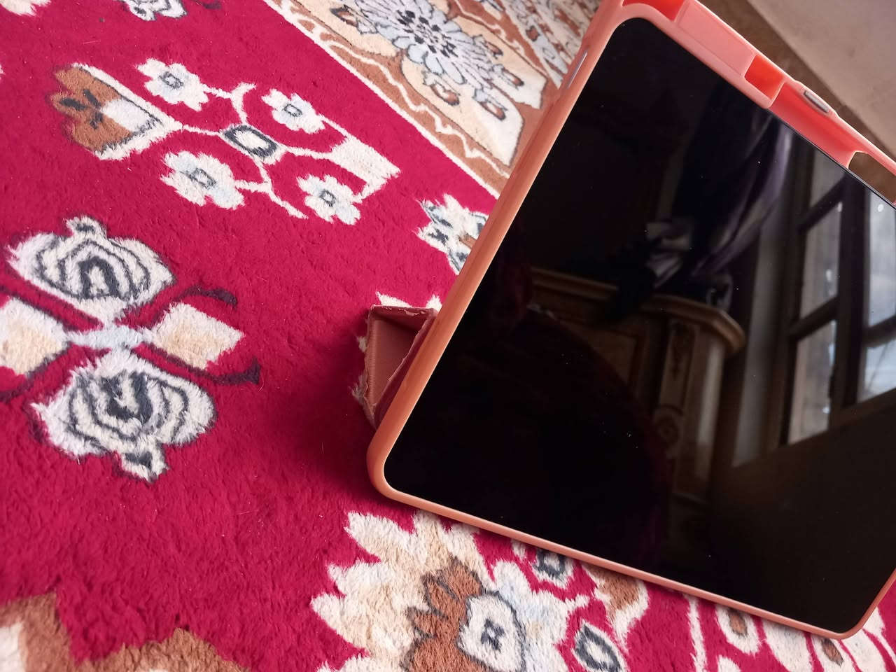 شاومي باد 6
اُستخدم لغرض الدراسة الجامعية 
نظيف جدا لم يتعرض لأي صيانة ويمكنك فحصه لتأكد من جودته 
السعر ٣٢٥ 
للأستفسار الاتصال على الرقم ***********
المكان الاعظمية قرب المقبرة الملكية
