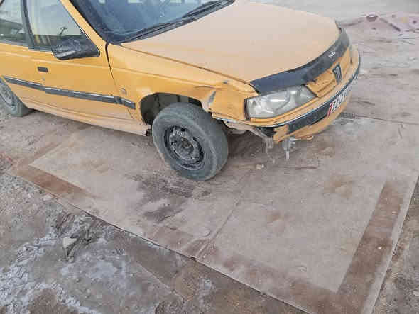 السلام عليكم بيع سيارة بيجو بارص موديل 15 سياره جاهزه 
مثل مموضع بالصوره 
ضربه جاملغ
وبيه جاملغ خلفي مصبوغ 
وباب السايق مبدل
السعر 38 وبيه مجال 
***********
