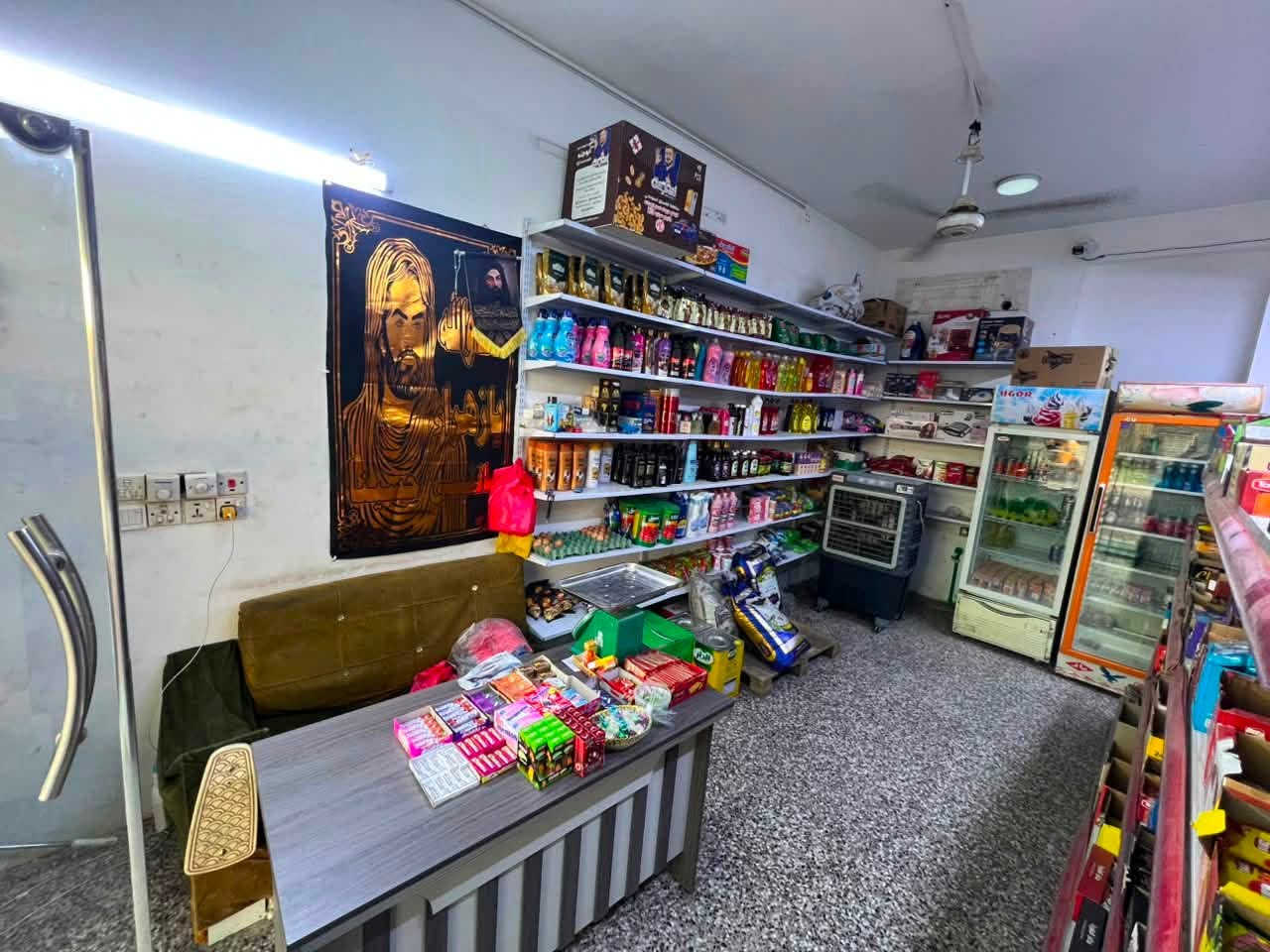 سلام عليكم اخواني الأعزاء
أسواق للبيع شارع حي التراث عمارت ابو اسعد مقابيل  سوق الميت 

الاسواق خير من الله شغل بس عدم التفرغ الوقت 

يوجد فيها 9 عوارض 

و 3 مجمدات 

وبيها سفينه مال  حلويات 

وسلات مال چبس 5

الرقم : ***********

المحجر الخارجي اني مسوي

