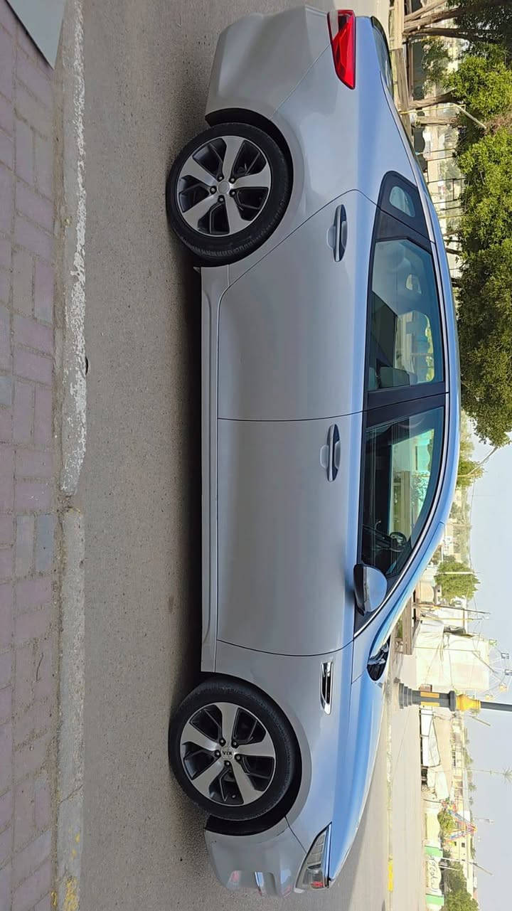 السلام عليكم 
كيا اوبتيما 2018 خليجي مكفوله 
رقم مثنى حره تحويل مباشر
محرك 2400
سياره جديده ع وضع الشركة 
السعر 140
تفاصيل أكثر الاتصال 
***********
