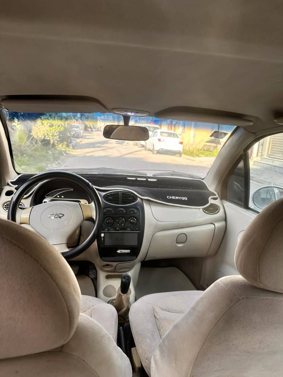 السلام عليكم شيري كيو كيو للبيع موديل ٢٠١٠ سياره نضيفه جدا بدون صبغ فقط دعاميات مكينه كير مكفوله تخم تأير تبريد شغال سياره جاهزه ماشيه ٥٩ باسمنه  مكان سياره بغداد  كير اوتو  السعر ٣٠ بيه مجال بصيط  الاتصال *********** فديو توضيحي للسياره ب منشور
