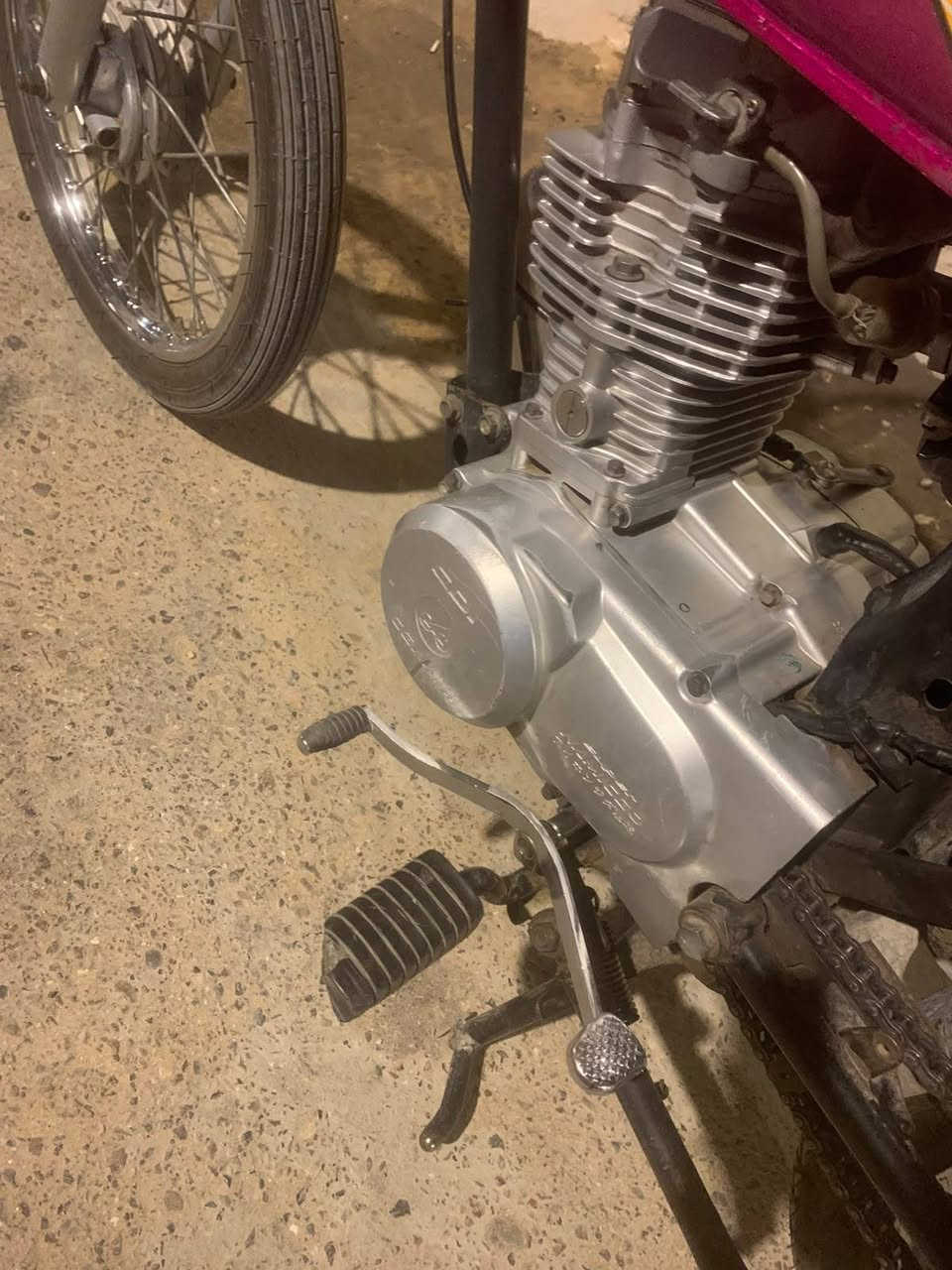 سلام عليكم دراجه للبيع سيجي نامه نضيفه مامفتوحه مديل 23سعر 375مكان بصره تقاطع الكزيزه رقم الهاتف شراي يجي عل رقم ***********
