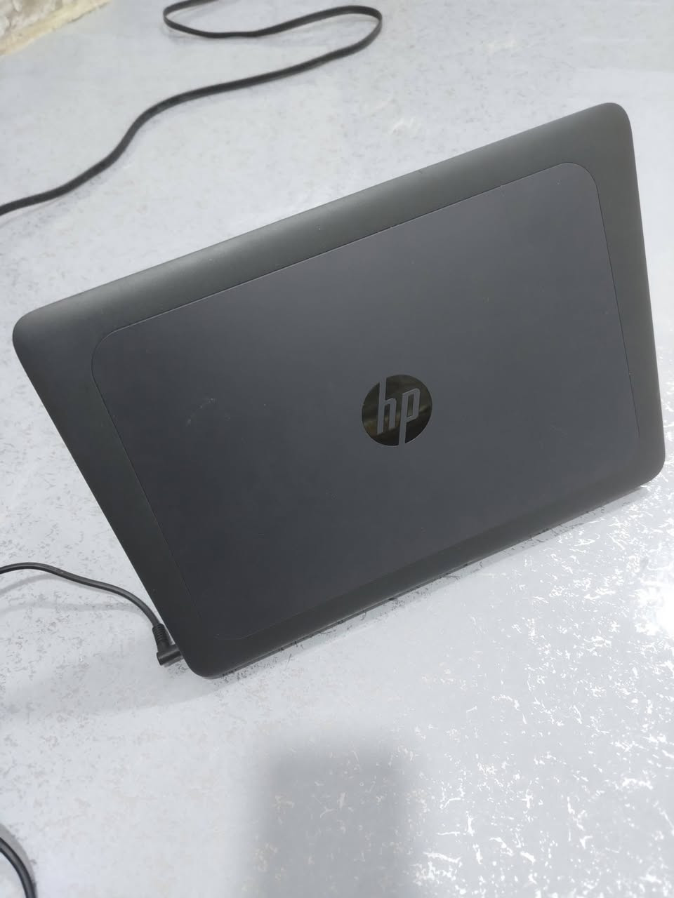 السلام عليكم :
لاب توب hp للبيع

 نضيف جداً بالاضافة لاحتوائه على نضام البصمة ومعالج قوي..

بطارية في حالة ممتازة

يشغل جميع برامج الاوفس

يشغل جميع برامج التصميم ثلاثي الابعاد

باقي المواصفات موضحة بالصور

ملاحضة / زر المساحة فقط لا يعمل وتم استبدال الزر بزر alt
للتواصل *********** مكاني القائم / الكرابلة
