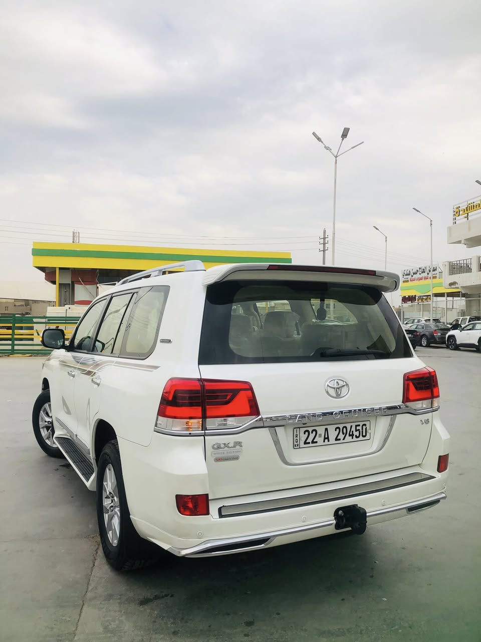 السلام عليكم ورحمة الله وبركاته للبيع لأند كروزر 2017وايت دايشن رقم اربيل تريد تحويل او وكاله مكان واسط صويره ***********
